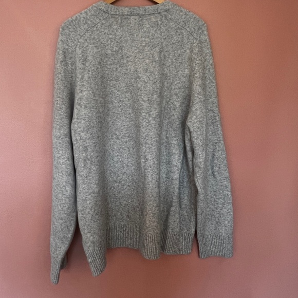 J. Crew Men’s Crewneck Sweater. Charcoal Gray. Super Soft. Like new. XL. - Picture 5 of 6